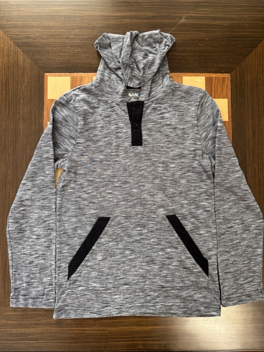Tony Hawk boys long sleeve gray hoodie shirt size M with pockets.